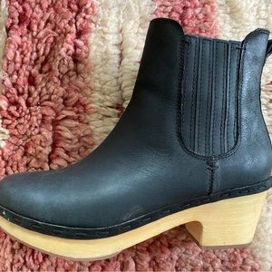 Frye Odessa Chelsea clog boots Sz 8M